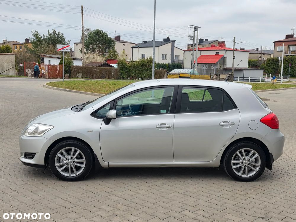 Toyota Auris 1.6 VVT-i Terra - 23