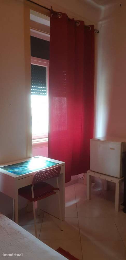 Quarto - localizado em Alameda Lisbon - Grande imagem: 5/24