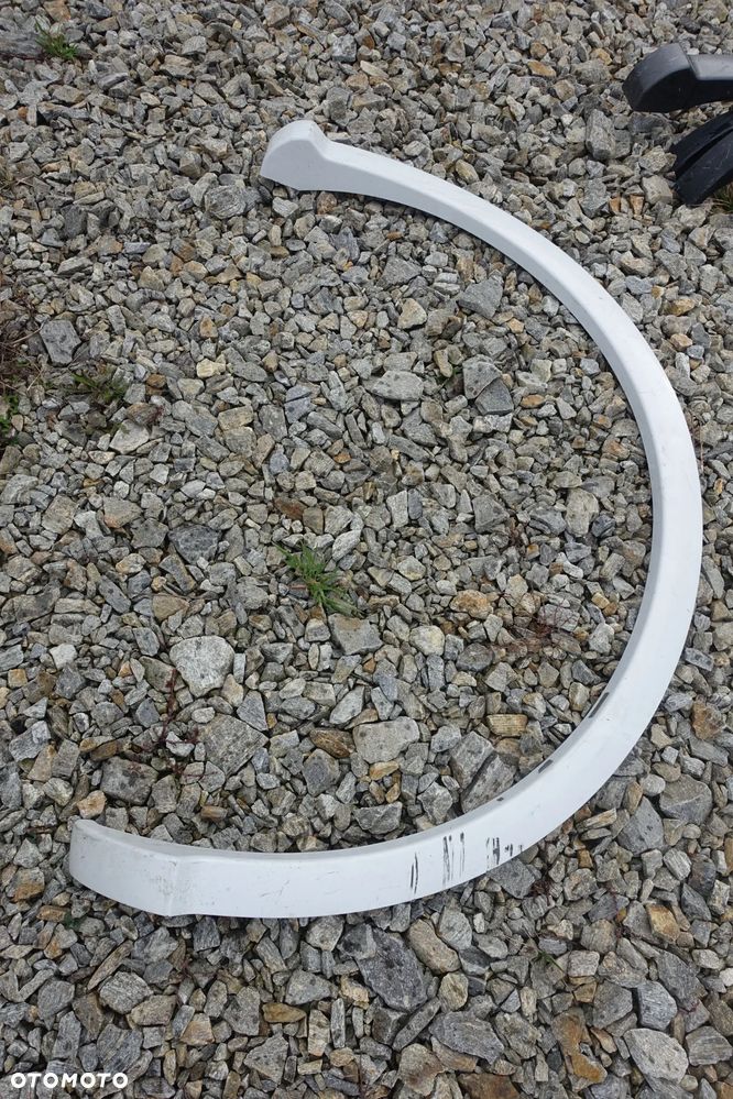 LISTWA BŁOTNIKA TYLNA AUDI Q5 SLINE 80A - 3