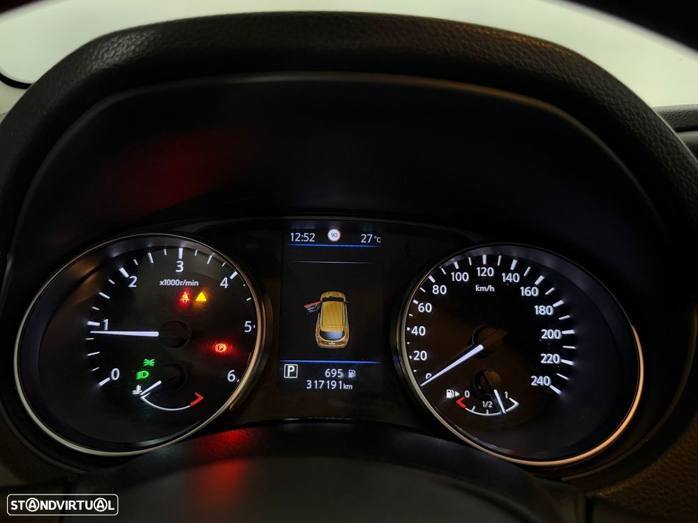 Nissan Qashqai 1.5 dCi N-Connecta J17 DCT - 23