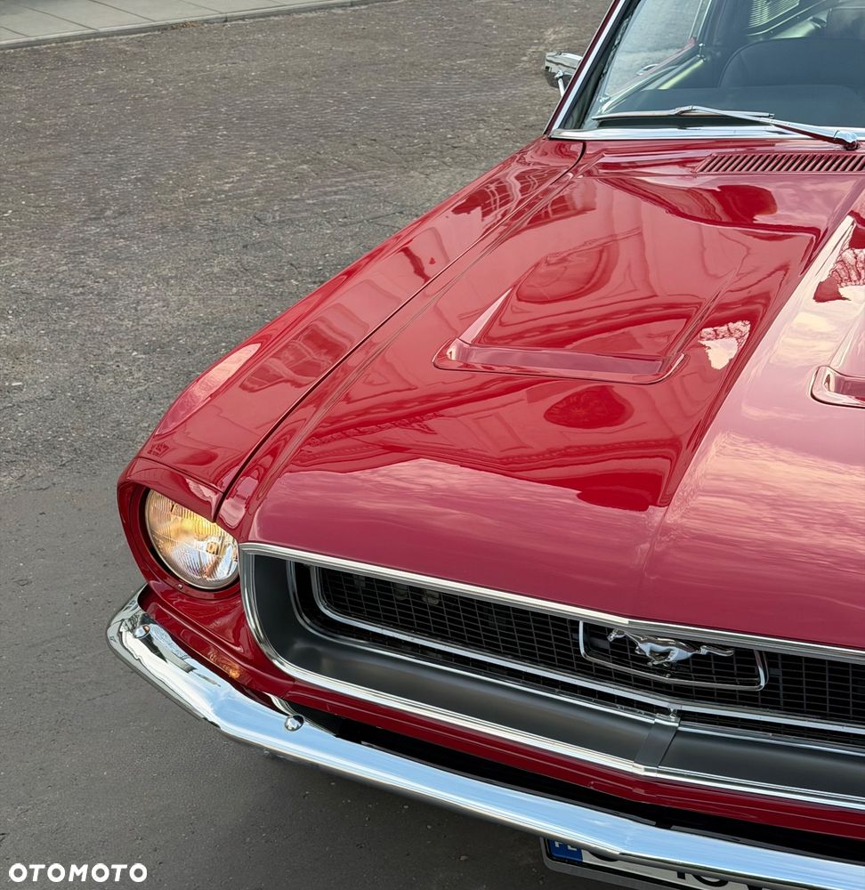 Ford Mustang - 4