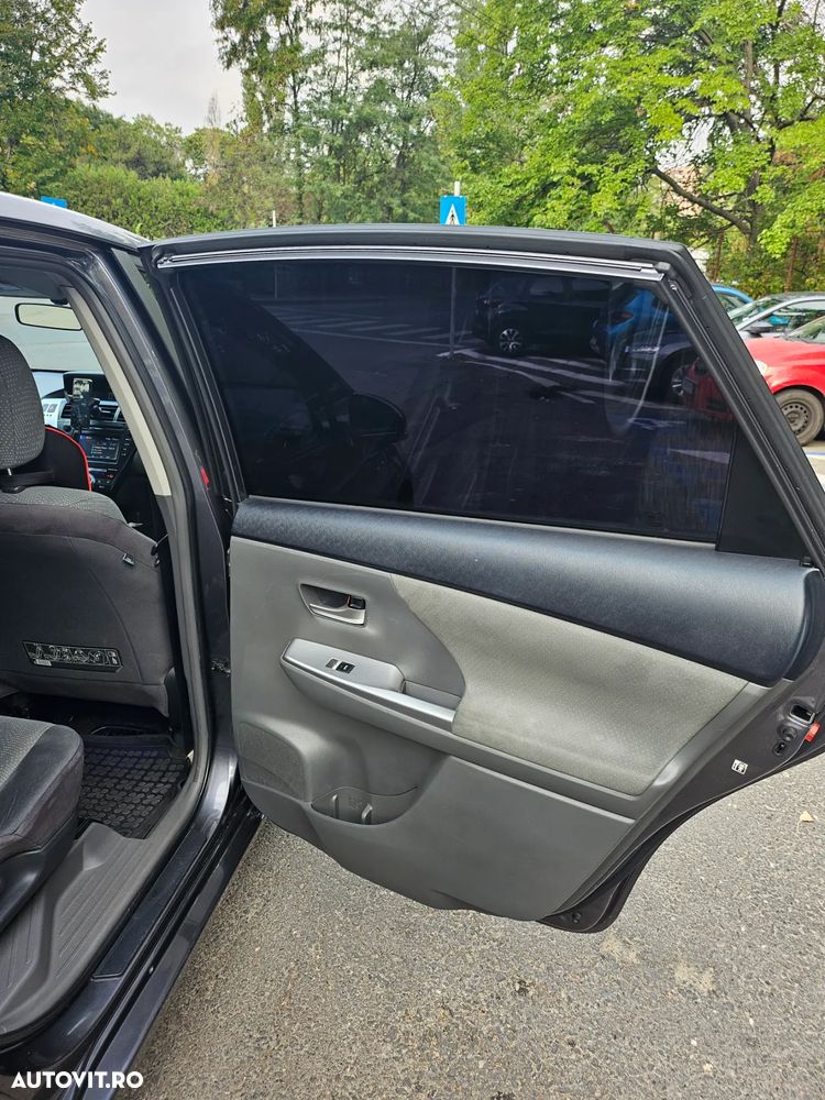 Toyota Prius (Hybrid) Sol Plus - 5