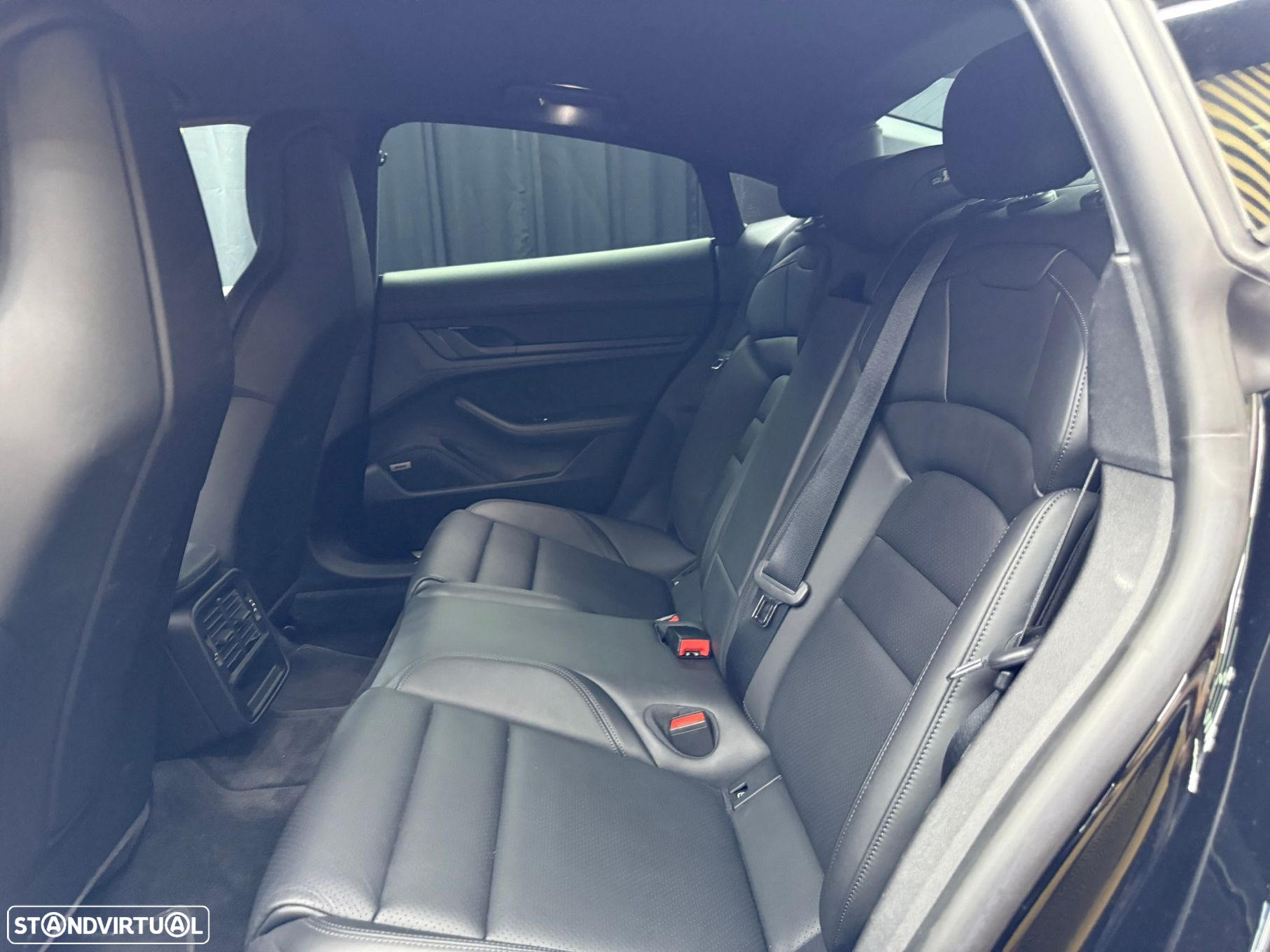 Porsche Taycan 4S bateria Performance Plus - 28