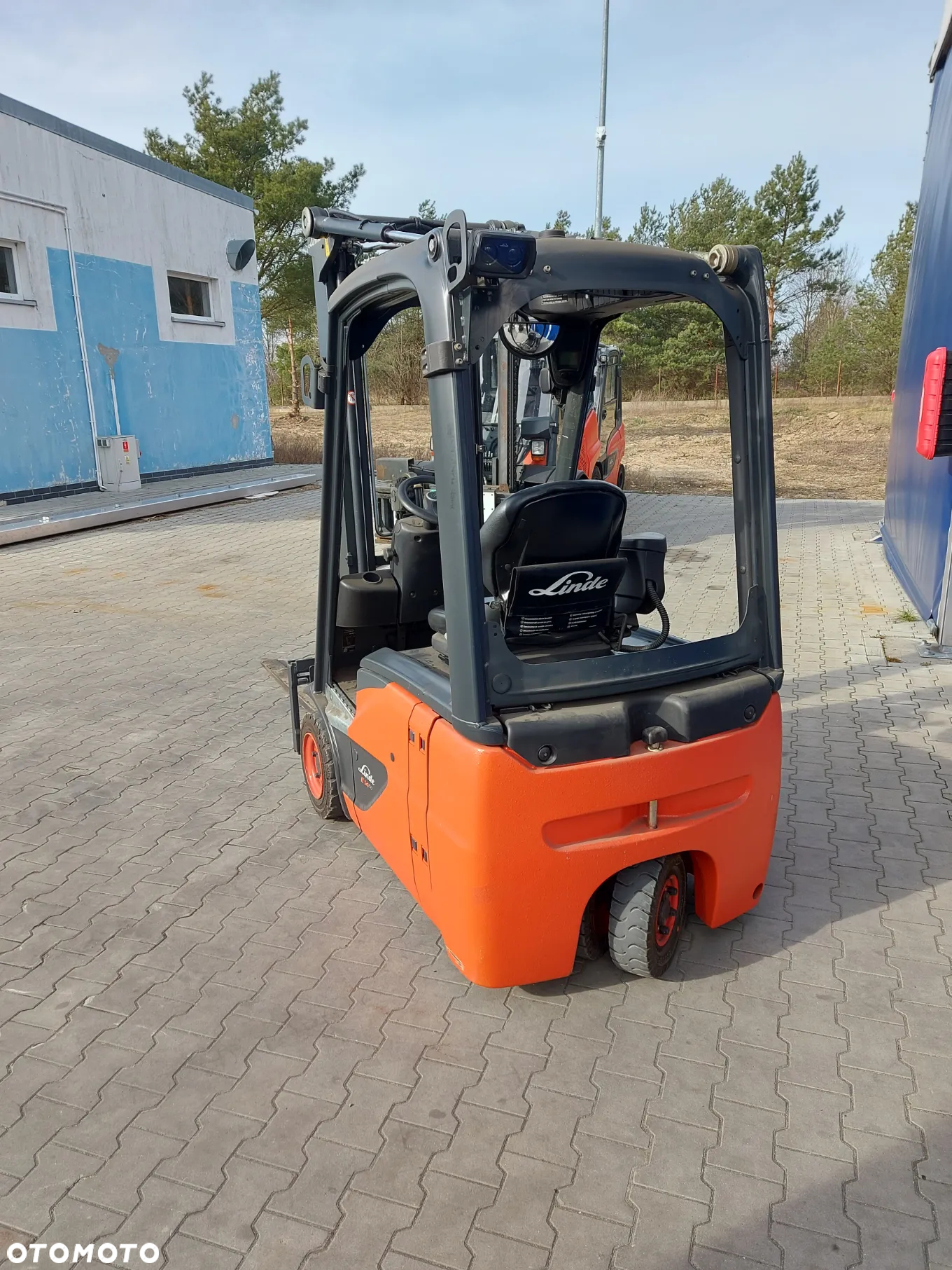 Linde E14-02 - 2