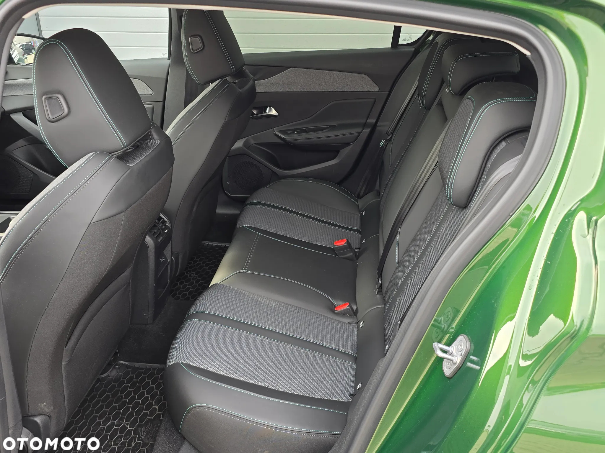 Peugeot 308 1.2 PureTech Allure Pack S&S EAT8 - 9