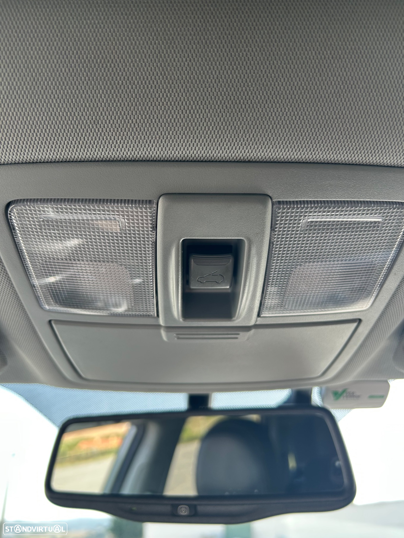 Kia Sorento 2.0 CRDi TX Tecto Panorâmico - 24