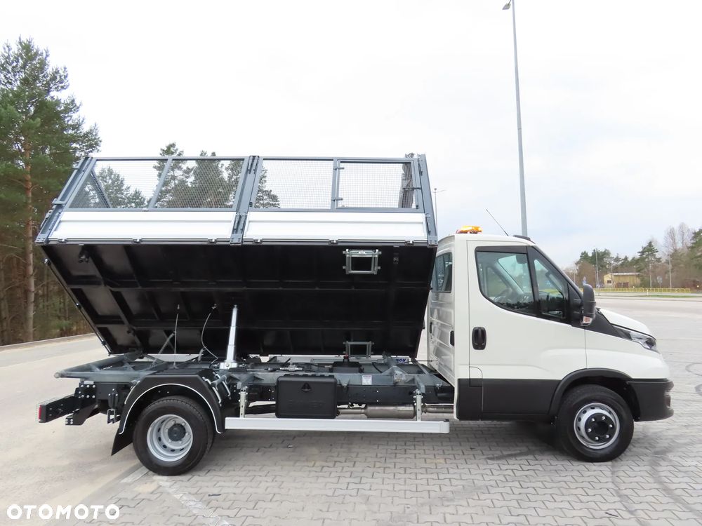 Iveco DAILY 70C16 Wywrotka Siatkowa Kiper Wywrot x 3 Strony 4.20 CM Długi 8 E.Palet Renomowanej Firmy ROMCAR Rozstaw Osi 4100 mm HAK 3500 Kg 40 Tys Km Przeb. Stan Auta JAK NOWY - 17