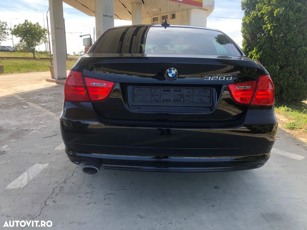 BMW Seria 3 320d DPF Aut. - 4