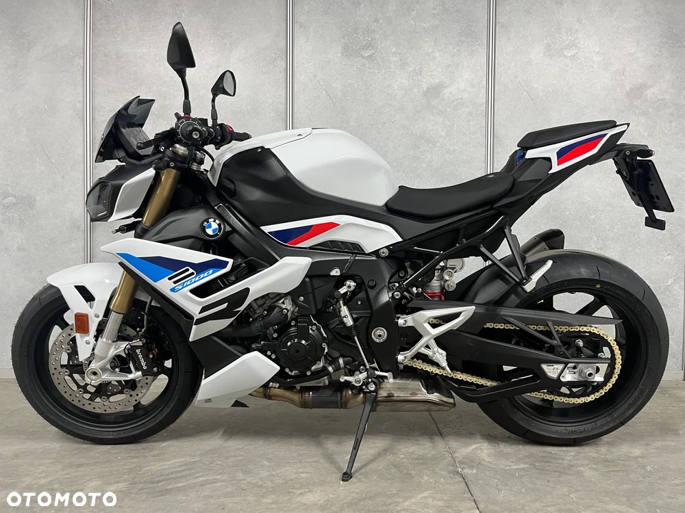 BMW S - 5
