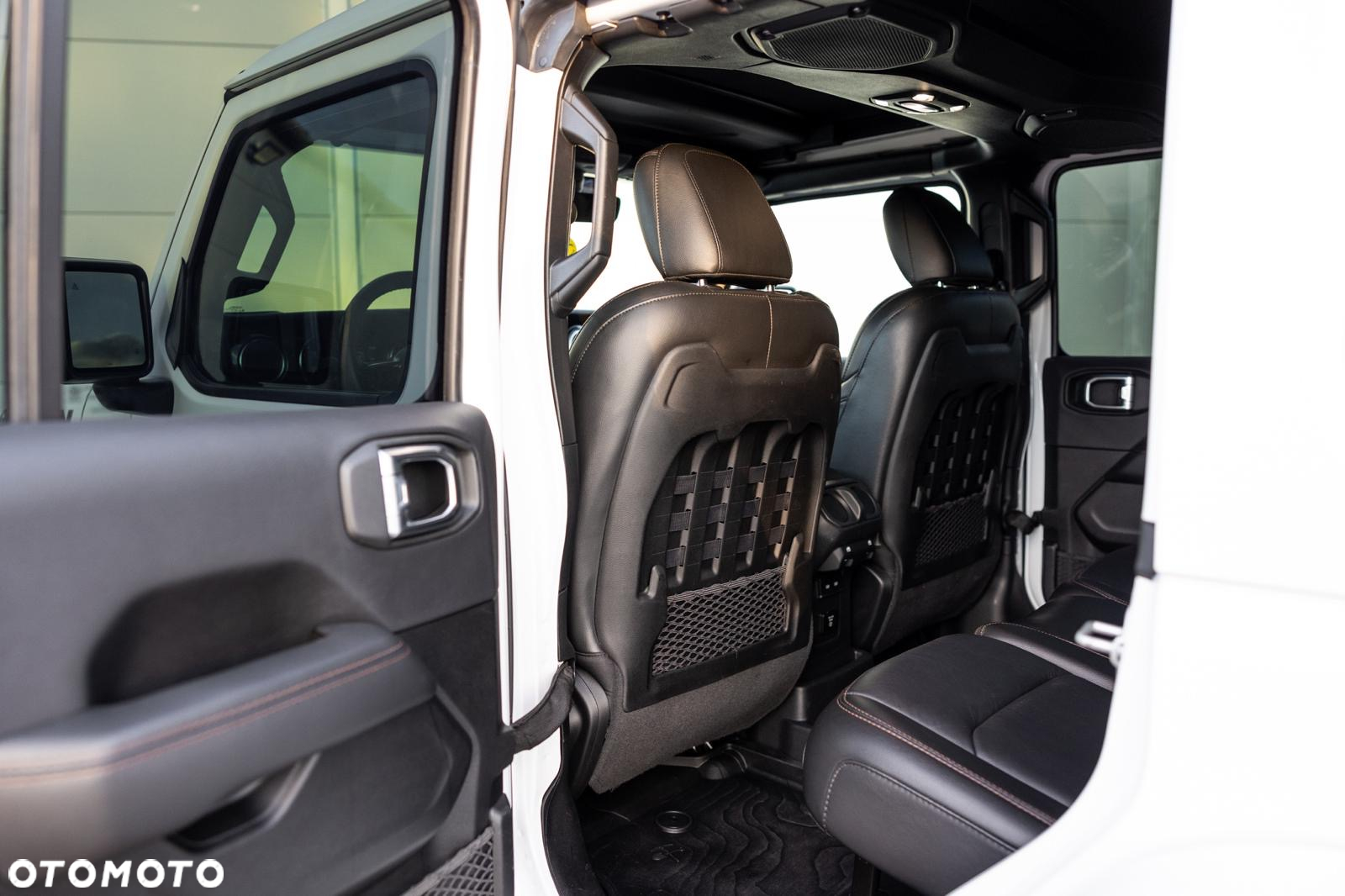 Jeep Wrangler - 26