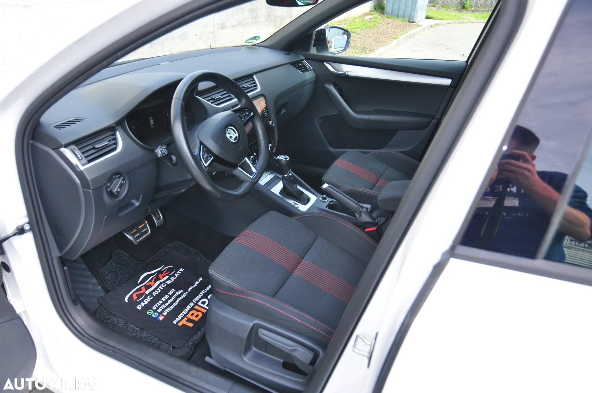 Skoda Octavia 1.6 TDI DSG Ambition - 6