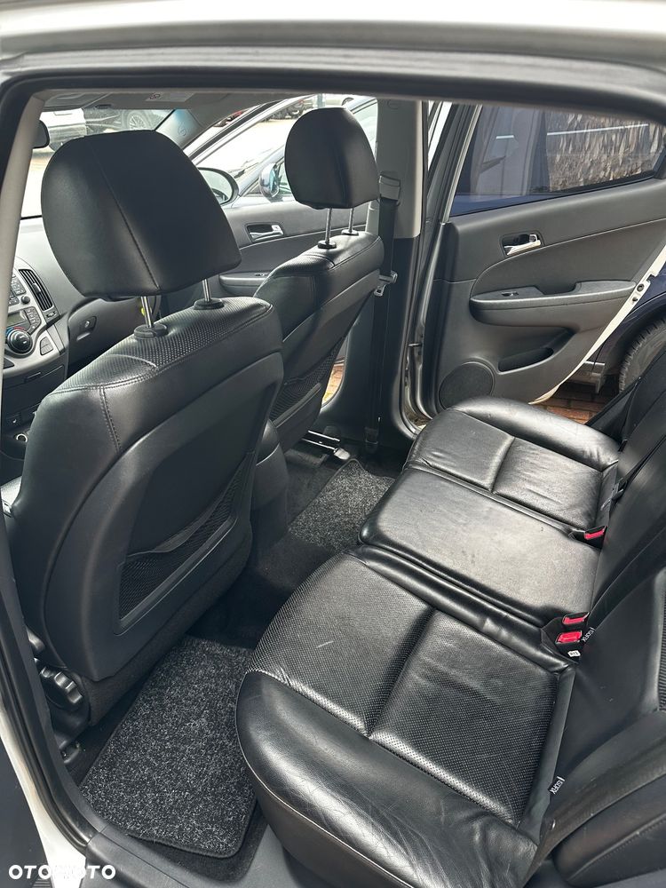 Hyundai i30 1.6 CRDi Comfort World Cup - 11