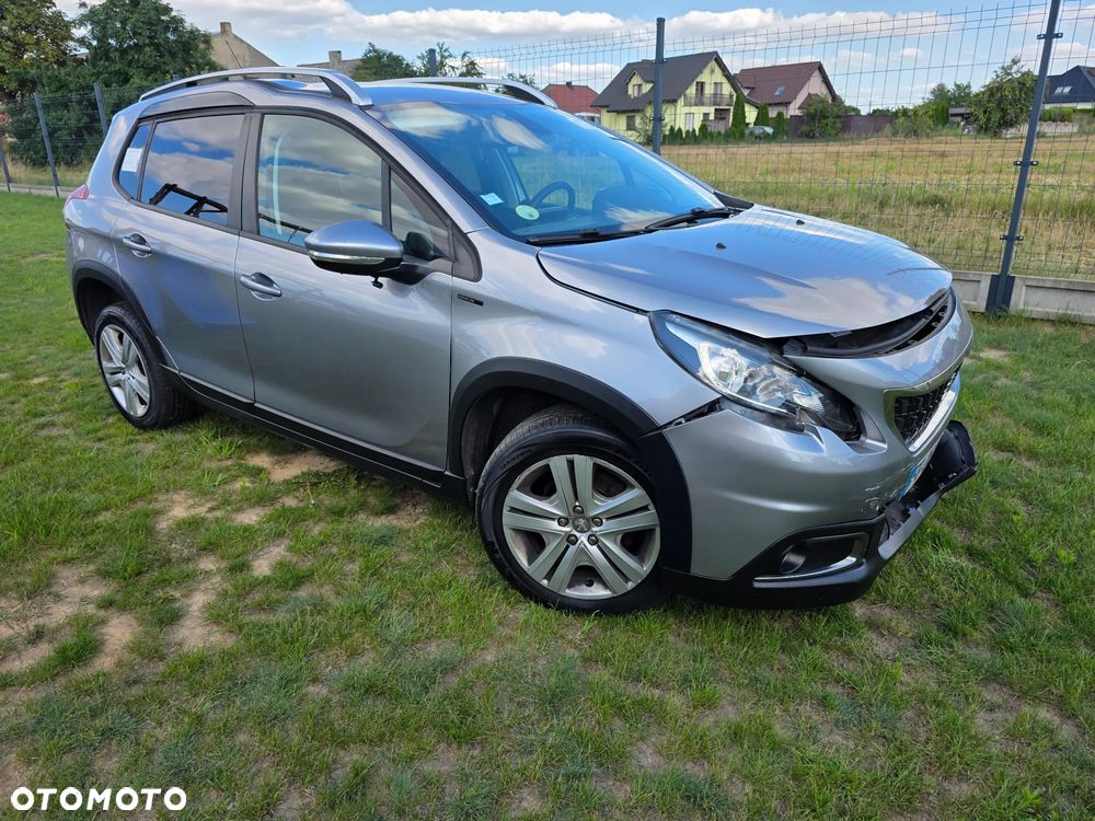 Peugeot 2008 BlueHDi 100 STOP & START Signature - 5