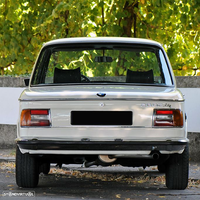 BMW 2002 - 13