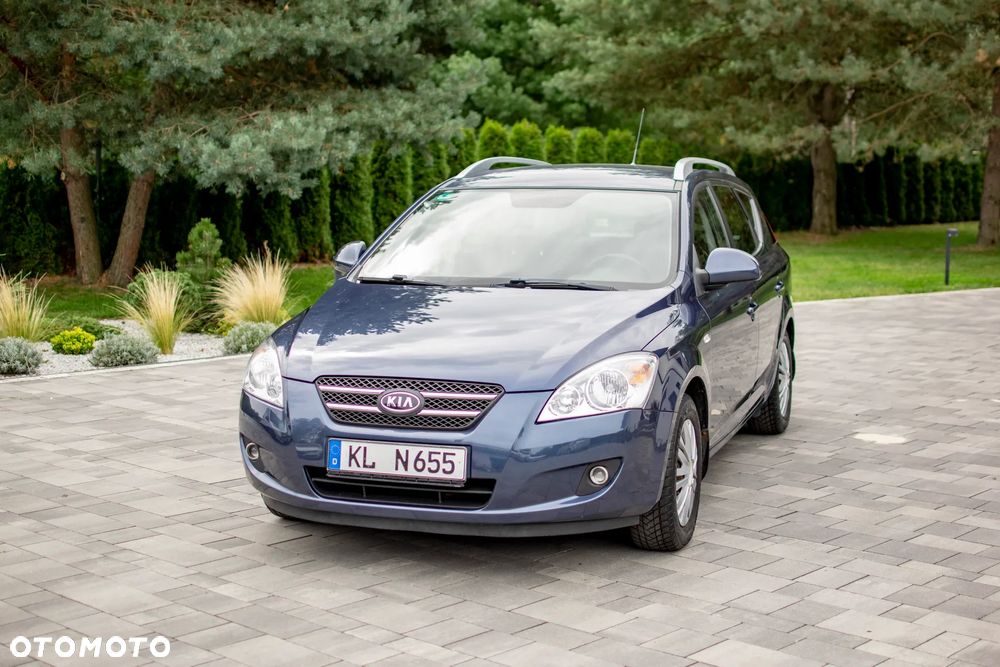 Kia Ceed - 11