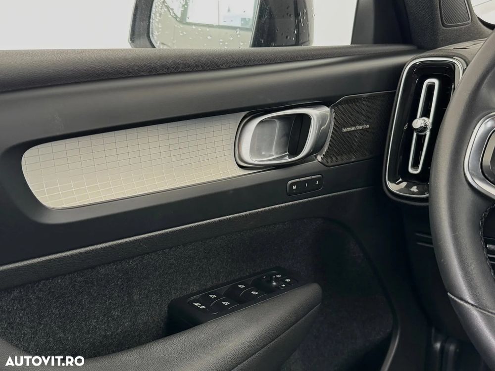 Volvo XC 40 Recharge T5 Twin Engine AT7 R-Design - 24