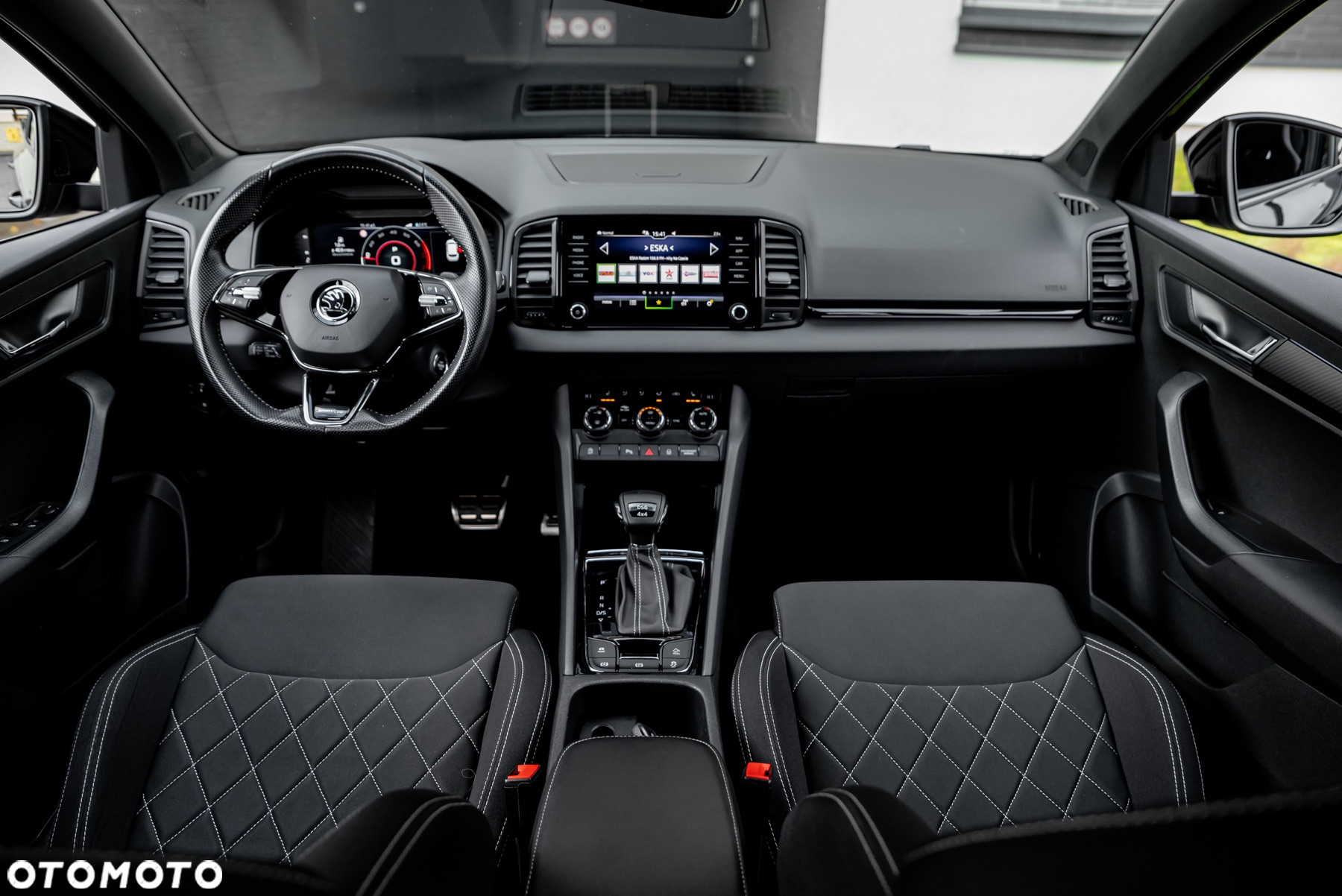 Skoda Karoq 2.0 TSI 4x4 DSG Sportline - 30
