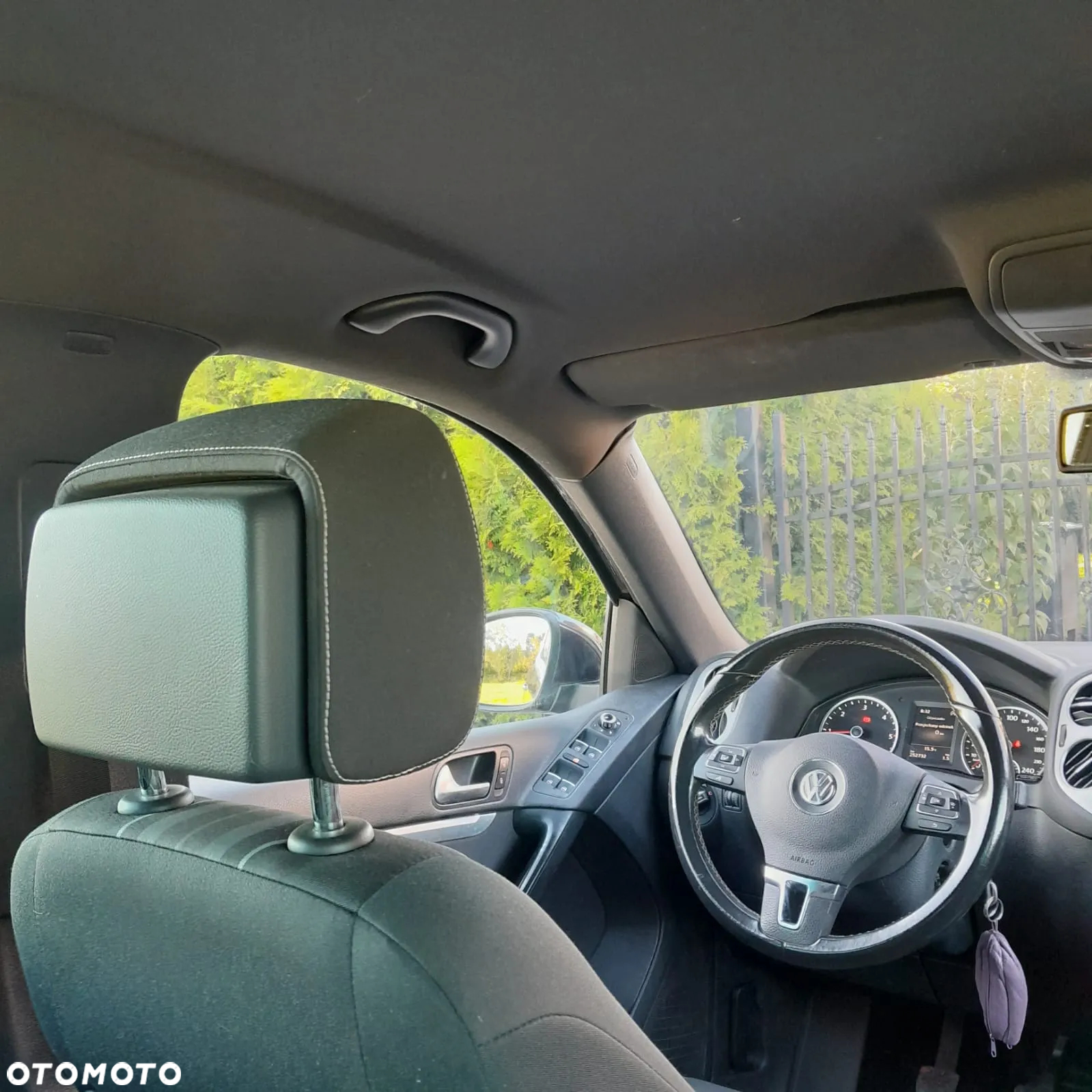 Volkswagen Tiguan 2.0 TDI DPF BlueMotion Technology Lounge Sport & Style - 9