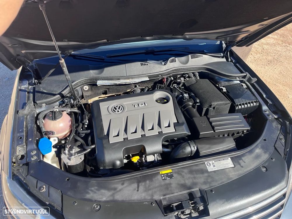 VW Passat Variant 2.0 TDI Confortline Navig - 11