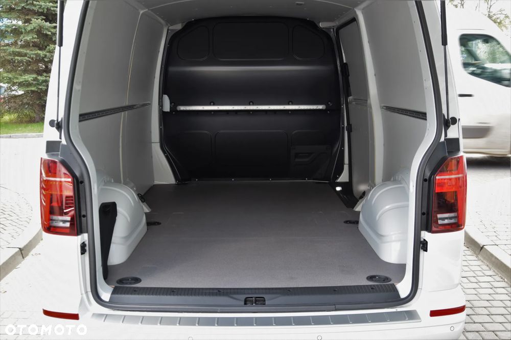 Volkswagen Transporter Kombi L2H1 4Motion DSG - 13