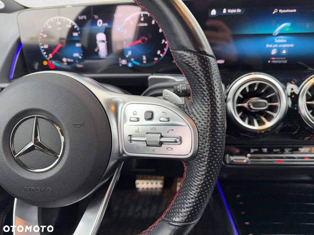Mercedes-Benz GLB 250 4-Matic AMG Line 8G-DCT - 18