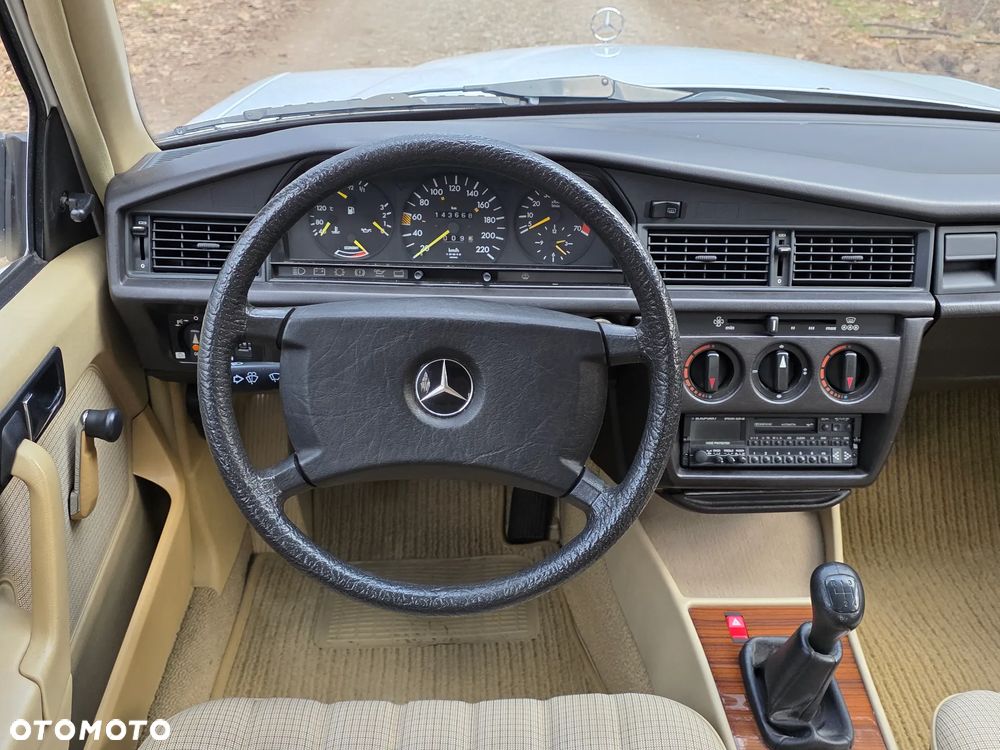 Mercedes-Benz W201 (190) - 20