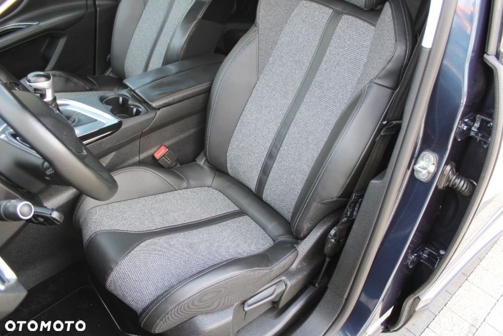 Peugeot 5008 - 24