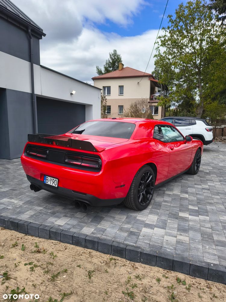 Dodge Challenger - 17