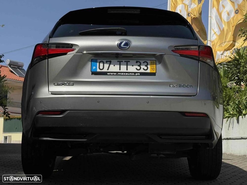 Lexus NX 300h Executive+ - 25