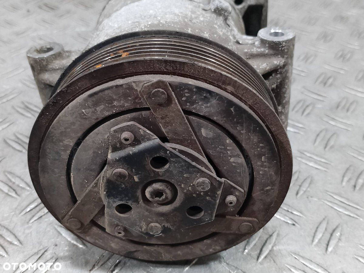 POMPA, SPRĘŻARKA KLIMATYZACJI RENAULT SCENIC II 8200309193  01140018 1.9 - 3