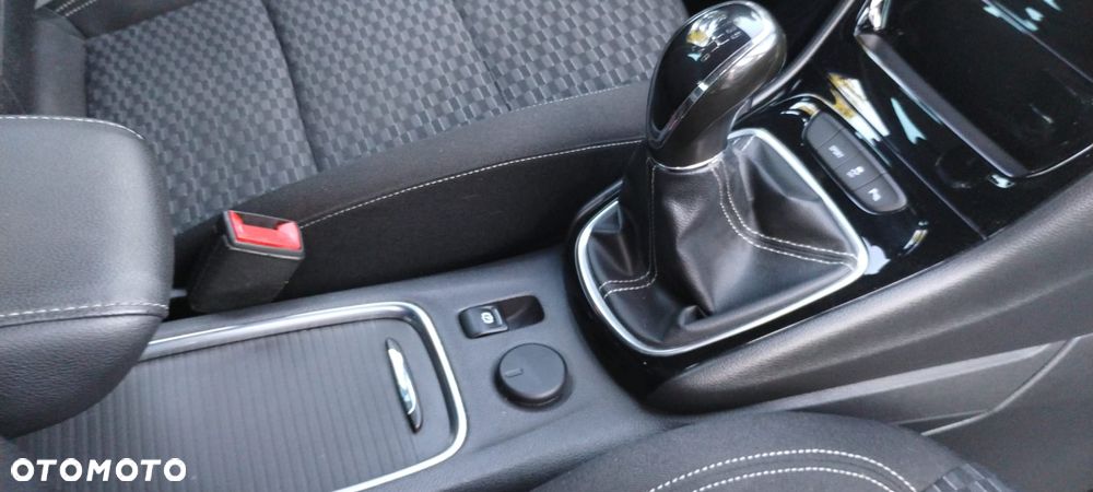 Opel Astra 1.4 Turbo Edition - 30