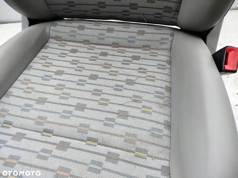 FOTEL PASAŻERA PRAWY PRZÓD Z PODSTAWĄ VOLKSWAGEN T5 - 6
