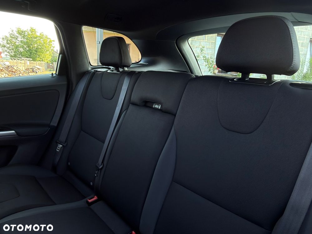 Volvo XC 60 D3 R-Design Momentum - 32