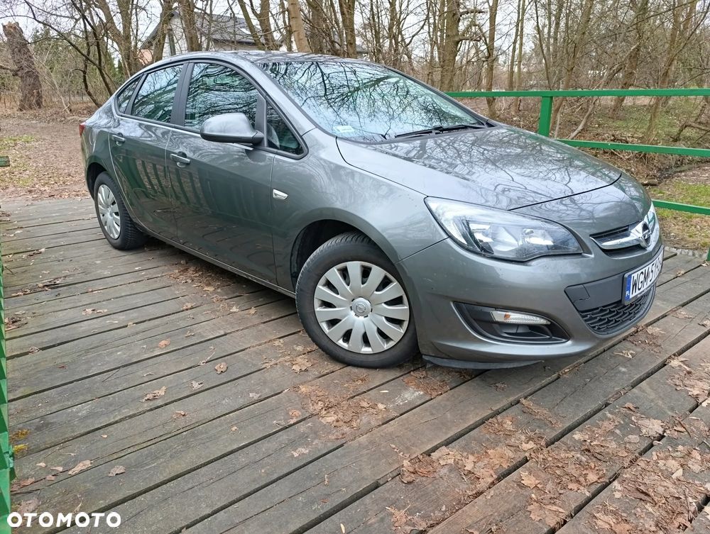 Opel Astra 1.4 T Business EU6 - 4