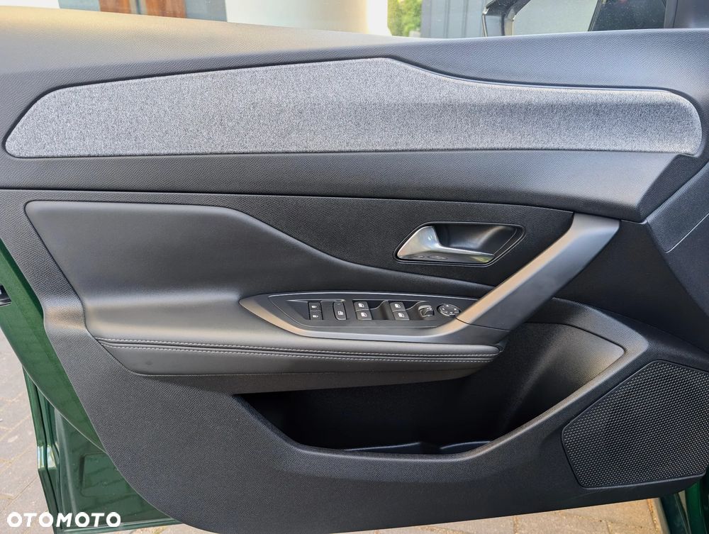 Peugeot 308 1.2 PureTech Allure Pack S&S EAT8 - 26