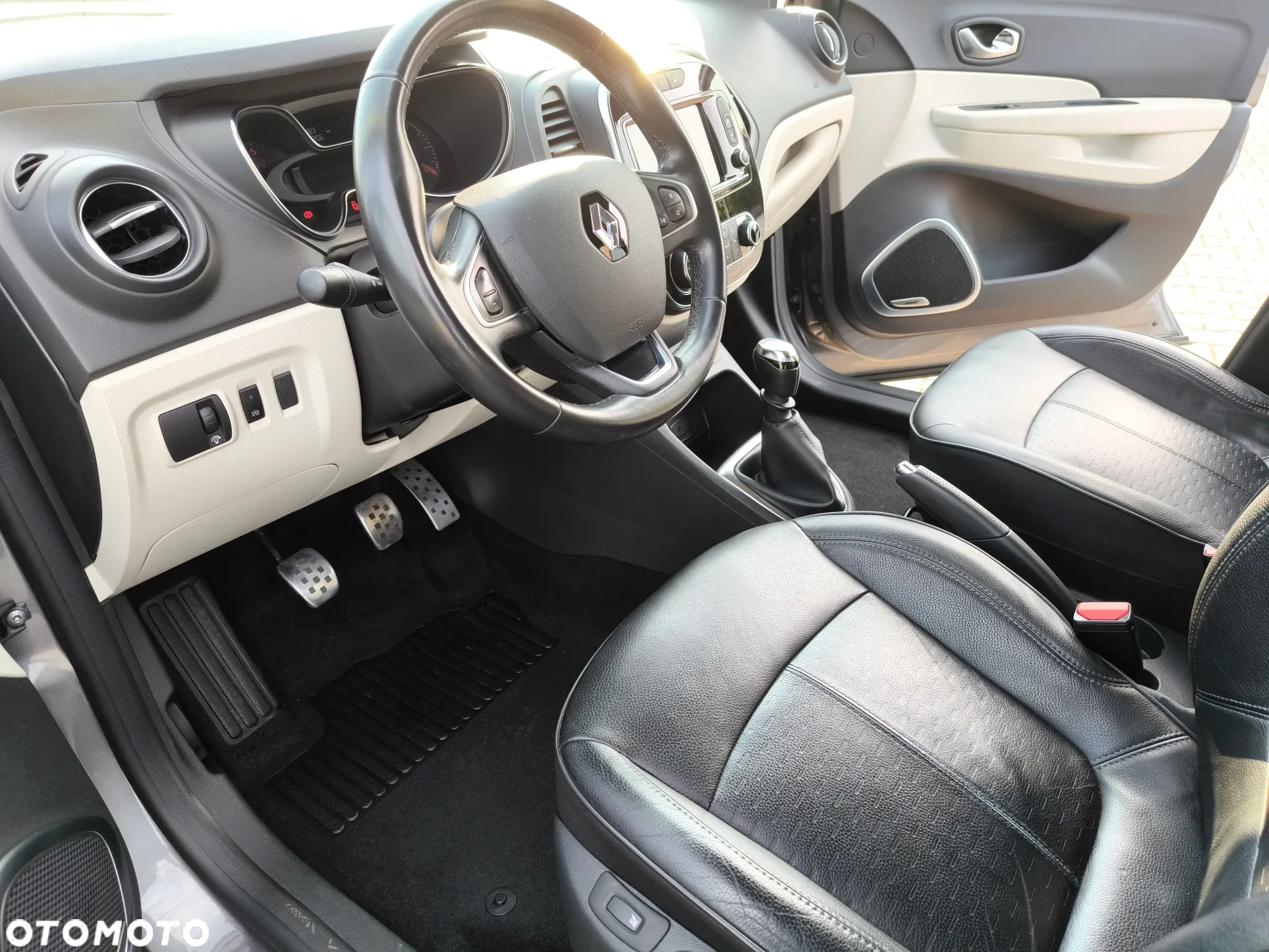 Renault Captur 1.5 dCi Energy Intens - 12