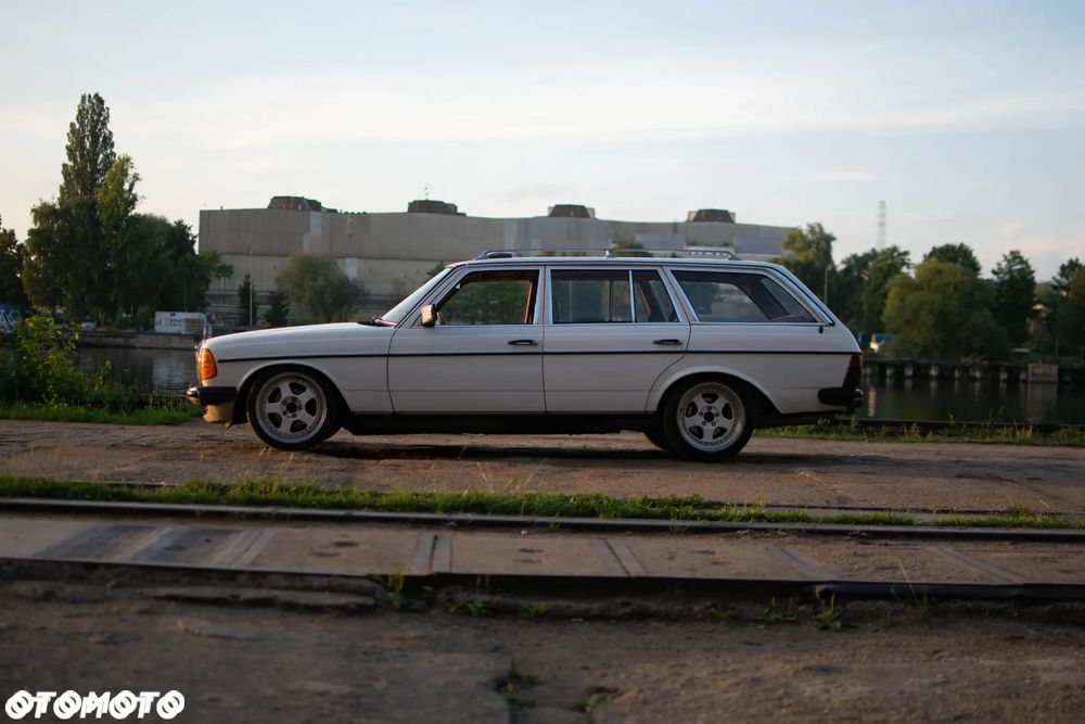 Mercedes-Benz W123 - 9