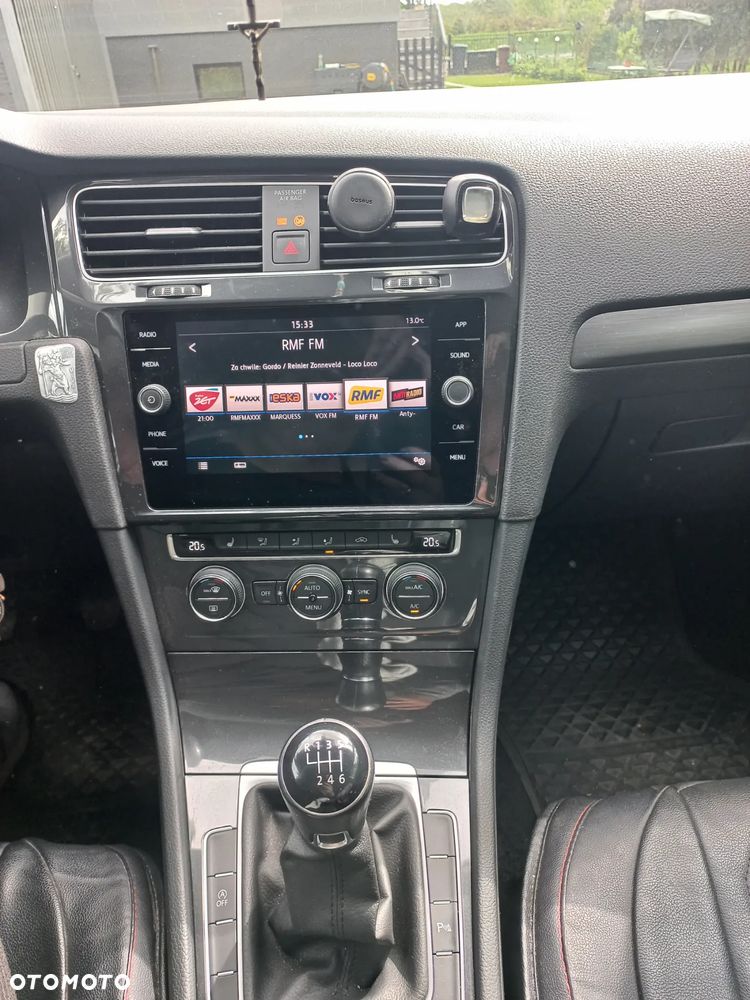 Volkswagen Golf - 11