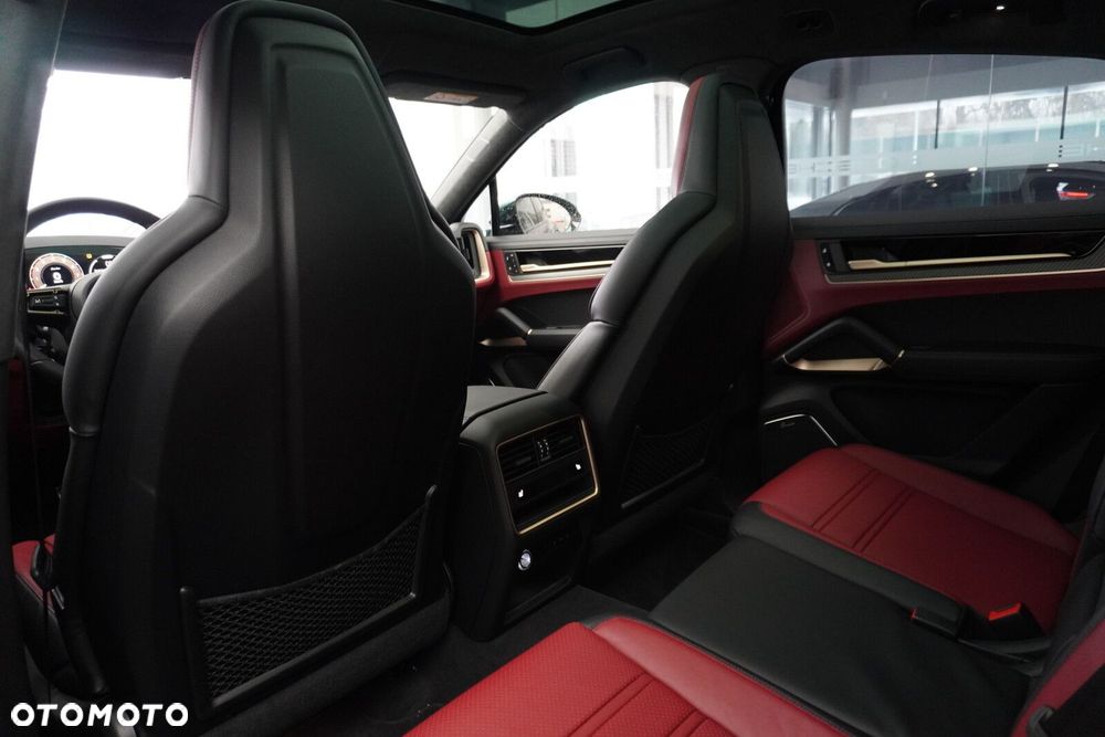 Porsche Cayenne - 30