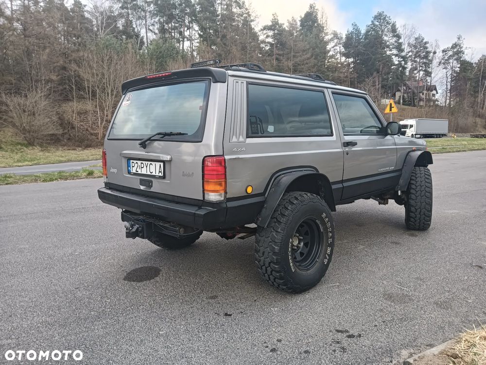 Jeep Cherokee - 3