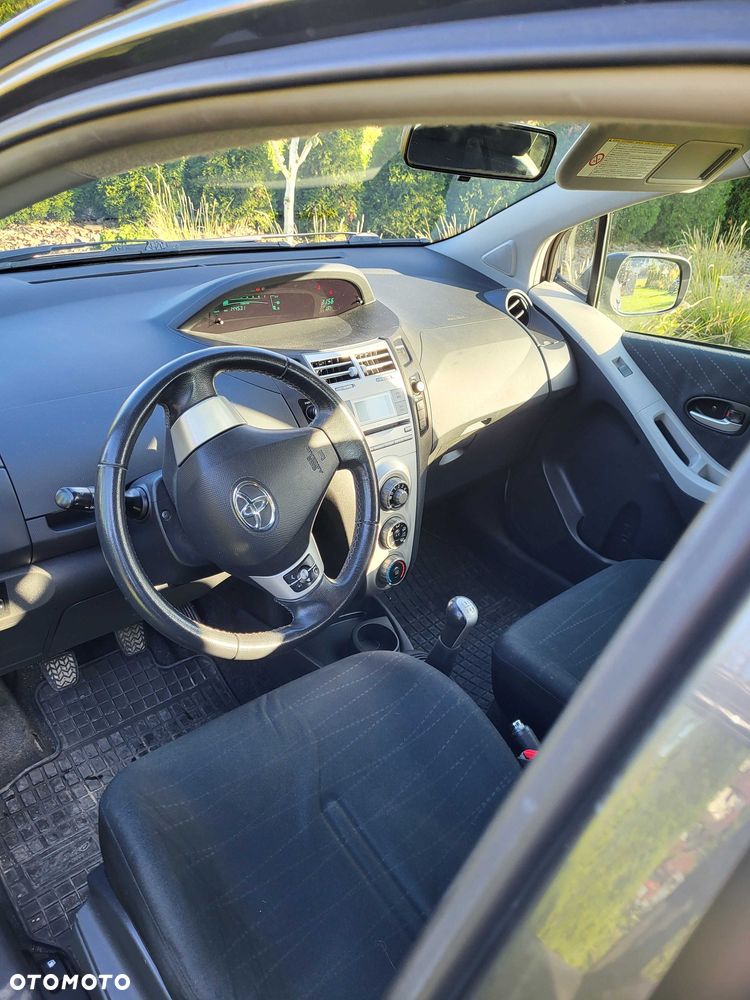 Toyota Yaris - 7
