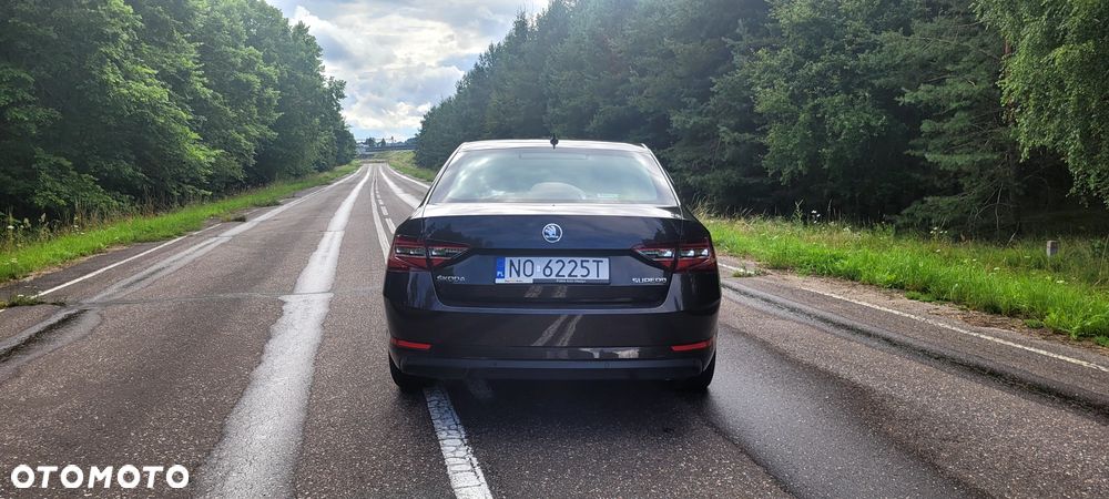 Skoda Superb 1.5 TSI ACT Ambition - 4
