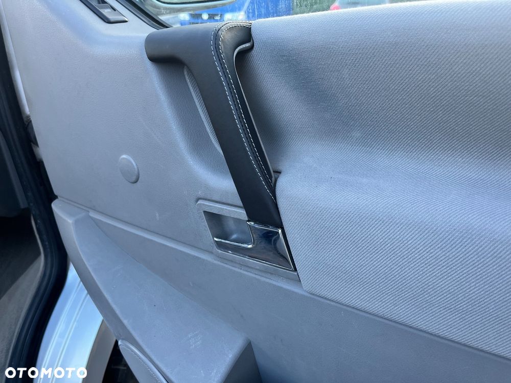 Volkswagen Multivan - 19