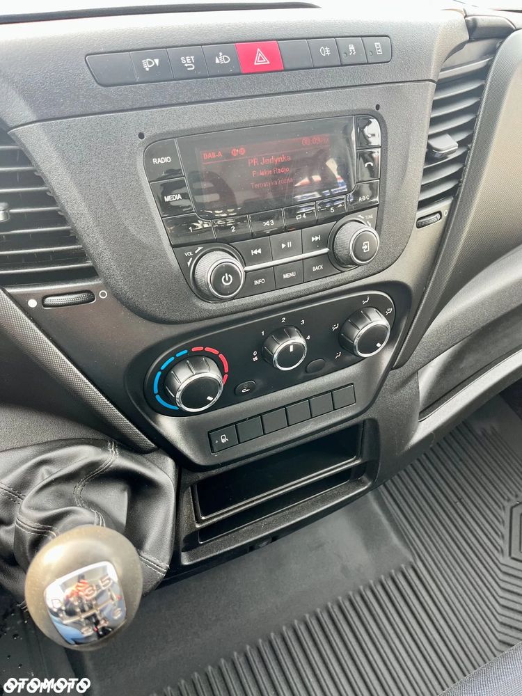 Iveco Iveco Daily 35-140 2018 Rok Doka 7 Osób Kiper - 11