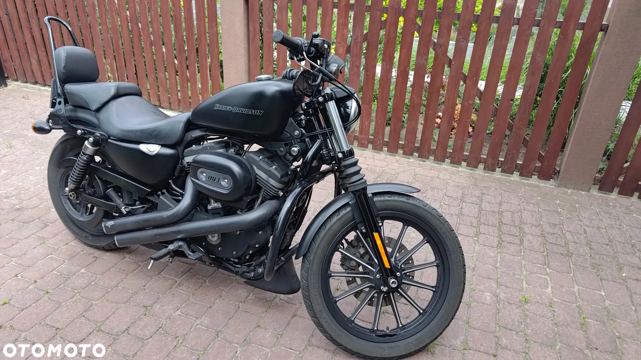 Harley-Davidson Sportster Iron 883 - 5