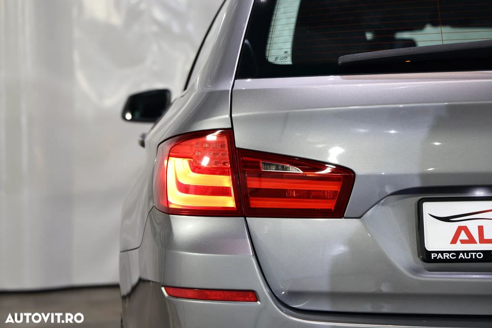 BMW Seria 5 520i Aut. Modern Line - 34