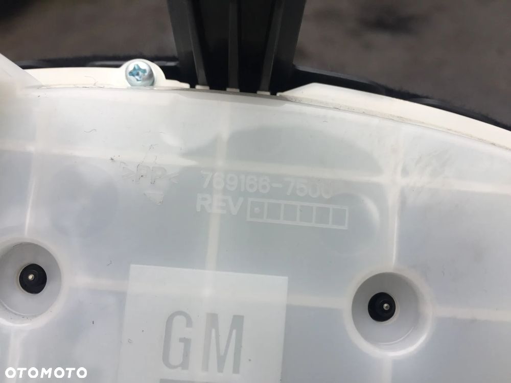 Licznik, panel sterowania, wentylator, przełącznik, zmieniarka CD, Obudowa filtra powietrza - OPEL ASTRA J - 3