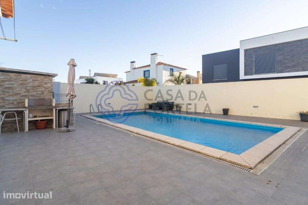 Moradia com piscina e jardim - Grande imagem: 4/41