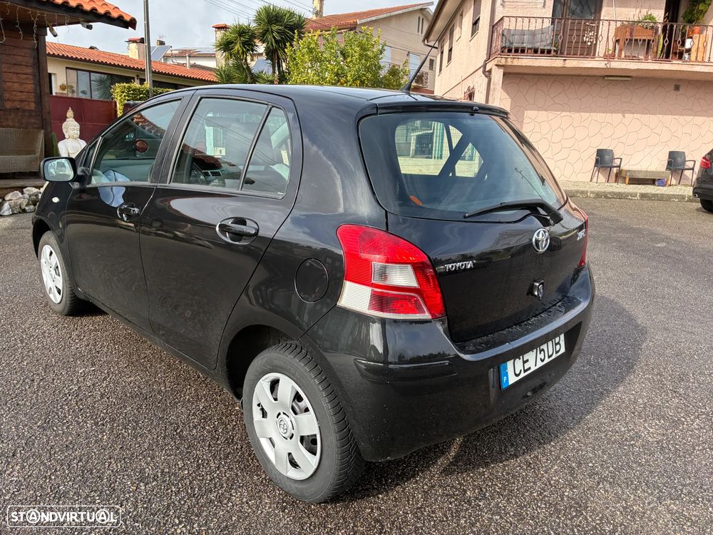 Toyota Yaris 1.0 VVT-i - 9
