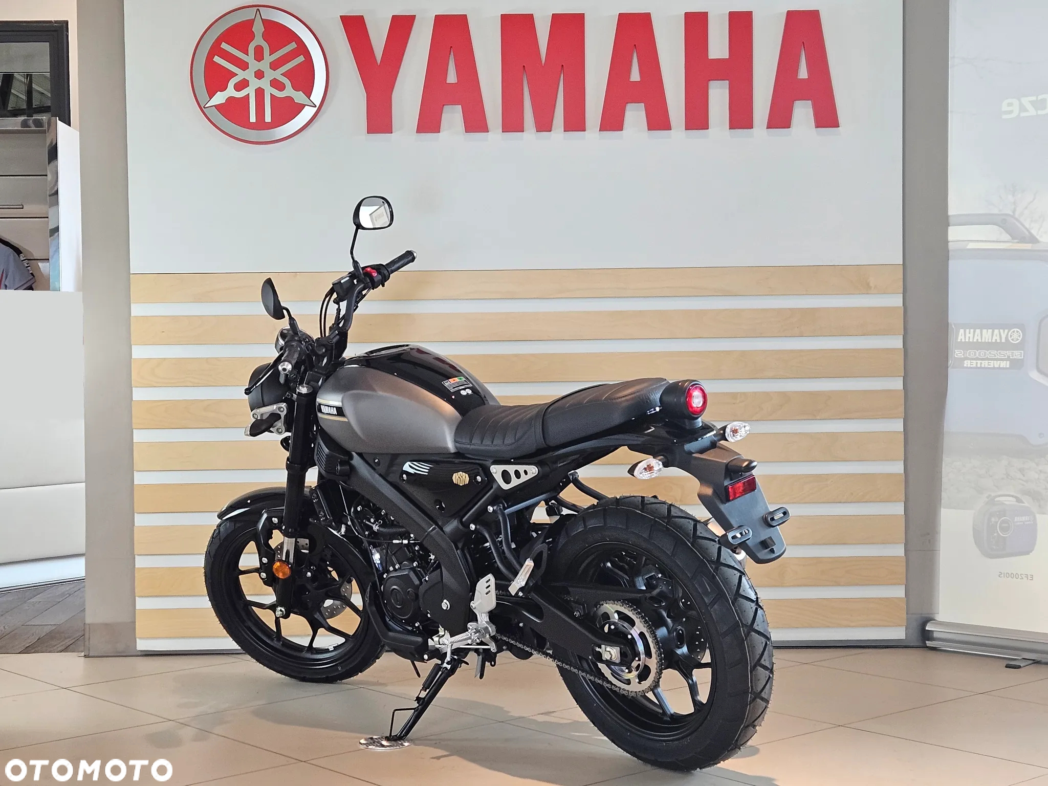 Yamaha XSR - 12